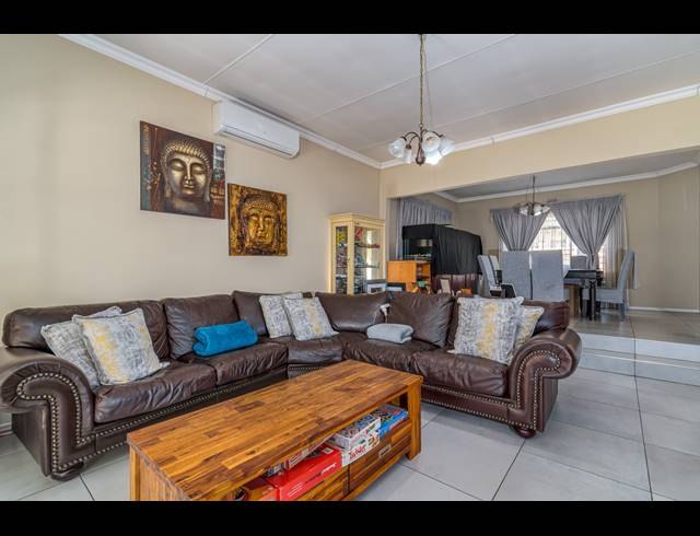 4 BEDROOM HOUSE FOR SALE IN RANDPARK RIDGE